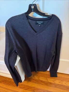 Banana Republic Men's V-Neck Sweater - Charcoal Gray